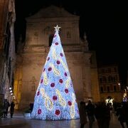 クリスマスのマルティーナ・フランカは美しい