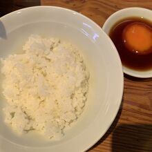 朝ラー定食の”米朝”についている「榛名濃厚卵漬け丼」