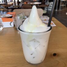 ココナッツフロート682円