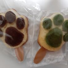 私は、猫の手マドレーヌ二種を購入。