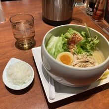 名物鶏白湯塩そば