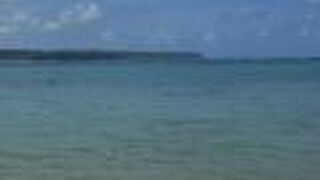 静かで綺麗な海岸