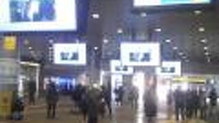 駅直結のモール