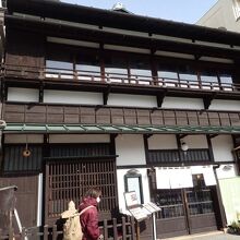 歴史ある小田原らしいつくりのソバ屋さん