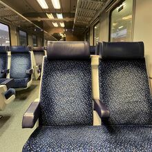 シートはふかふかで大き目です