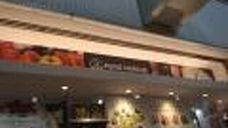 小さめのお店がたくさん並んで楽しい