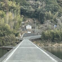 欄干無いからね…落ちたら…