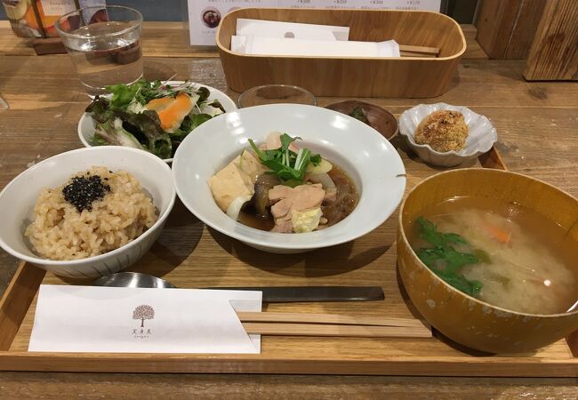 大手町駅近のヘルシー玄米ランチ