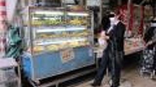 地元客が並んで買ってる惣菜人気店　～　上原パーラー