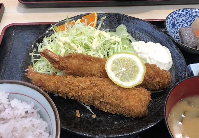 こんなところに定食屋