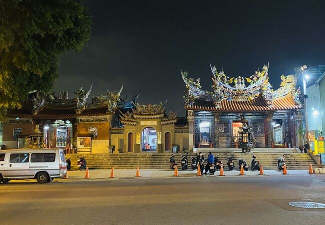 観音様と保生大帝を祀る寺廟