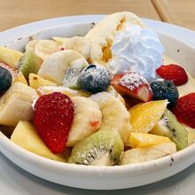 フルーツたっぷりフレンチトースト