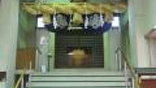 商店街の中にあります