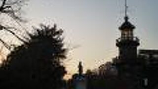 狭いながらも見るべきものが多い公園です