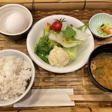 朝食セット440円