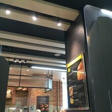 新宿サザンテラスに入ってすぐ