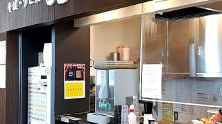 小淵沢駅の改札出てすぐにある立ち食いそば屋さん