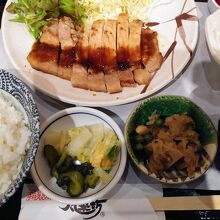 トンテキ定食