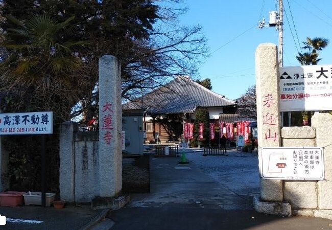 よく整備された落ち着いた寺院