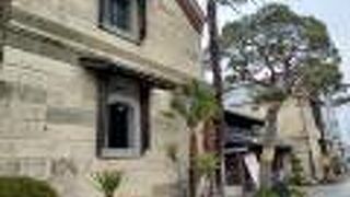 麻問屋で財を成し、銀行も営んでいた豪商の屋敷