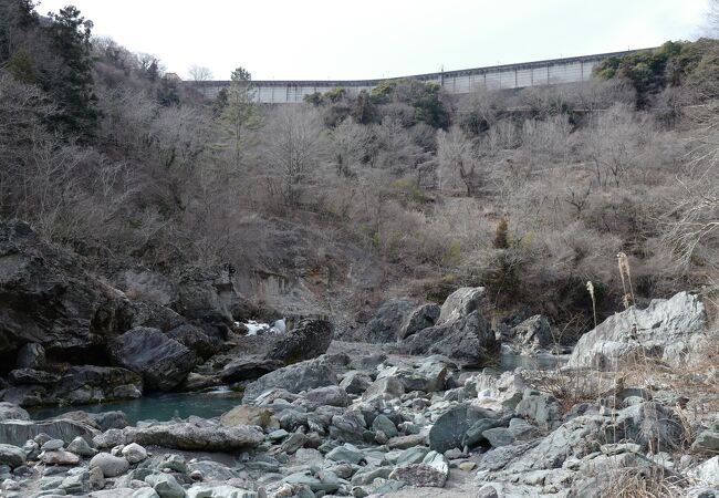 埼玉と群馬の県境付近に広がる「秘境峡谷」。誰もいない分、荒れていて通れない場所も…