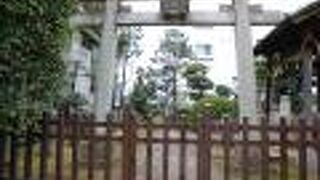 野見宿彌神社の境内に石碑があります