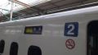 2022年１月29日現在、車内販売では弁当・サンドイッチの取扱いを再開していました