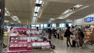 お土産コーナーが充実