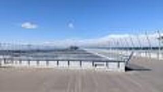 約300メートルの屋外デッキ