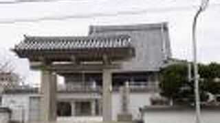 幼稚園併設お寺。