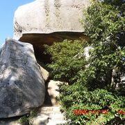 不動岩とくぐり岩