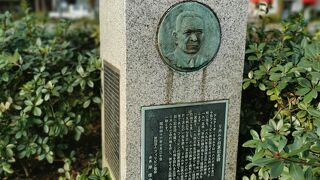 山下公園　リカルテ将軍記念碑
