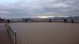 飛行機が結構近くでみれる