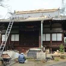 本堂は普請中だった