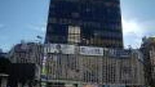 新橋駅前にあるショッピングモール