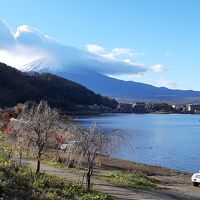 河口湖畔。富士山も見えます。