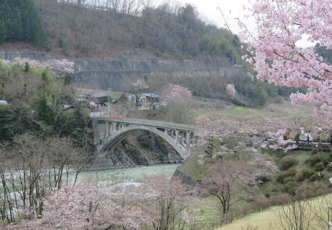 昭和７年に作られた、当時日本最大のアーチ橋