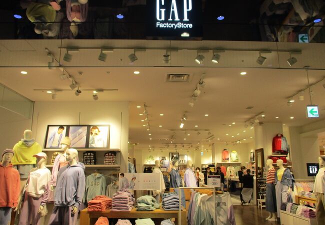 Gapストア (イオン茨木ショッピングセンター店)