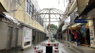 少しずつ姿を変えていく商店街。