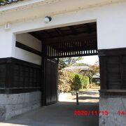 岩国藩13代藩主の邸宅の長屋門
