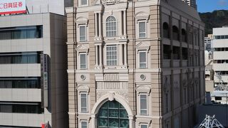 二つの塔が印象的な教会