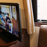 テレビの横に、ソファーがありました