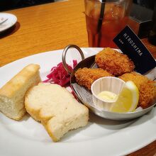 本日の国産牡蠣フライランチ♪