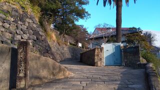 異国情緒あふれる坂