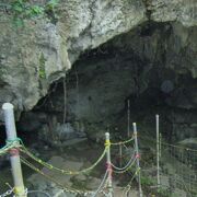 避難壕として利用されていた自然洞窟