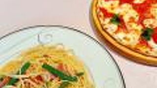 トラットリア デルフィーノ