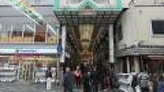 ならまちに繋がるアーケード商店街