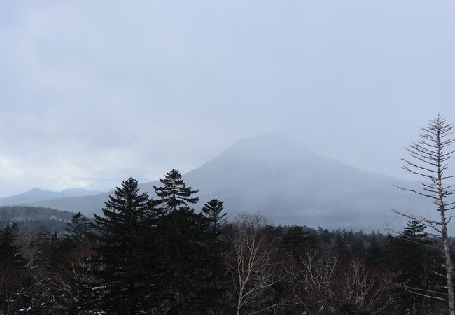 冬の雄阿寒岳