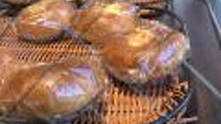 手頃値段でおいしいパンがそろいます