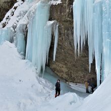 冬の絶景☆クリスタルの氷瀑　”庵滝”